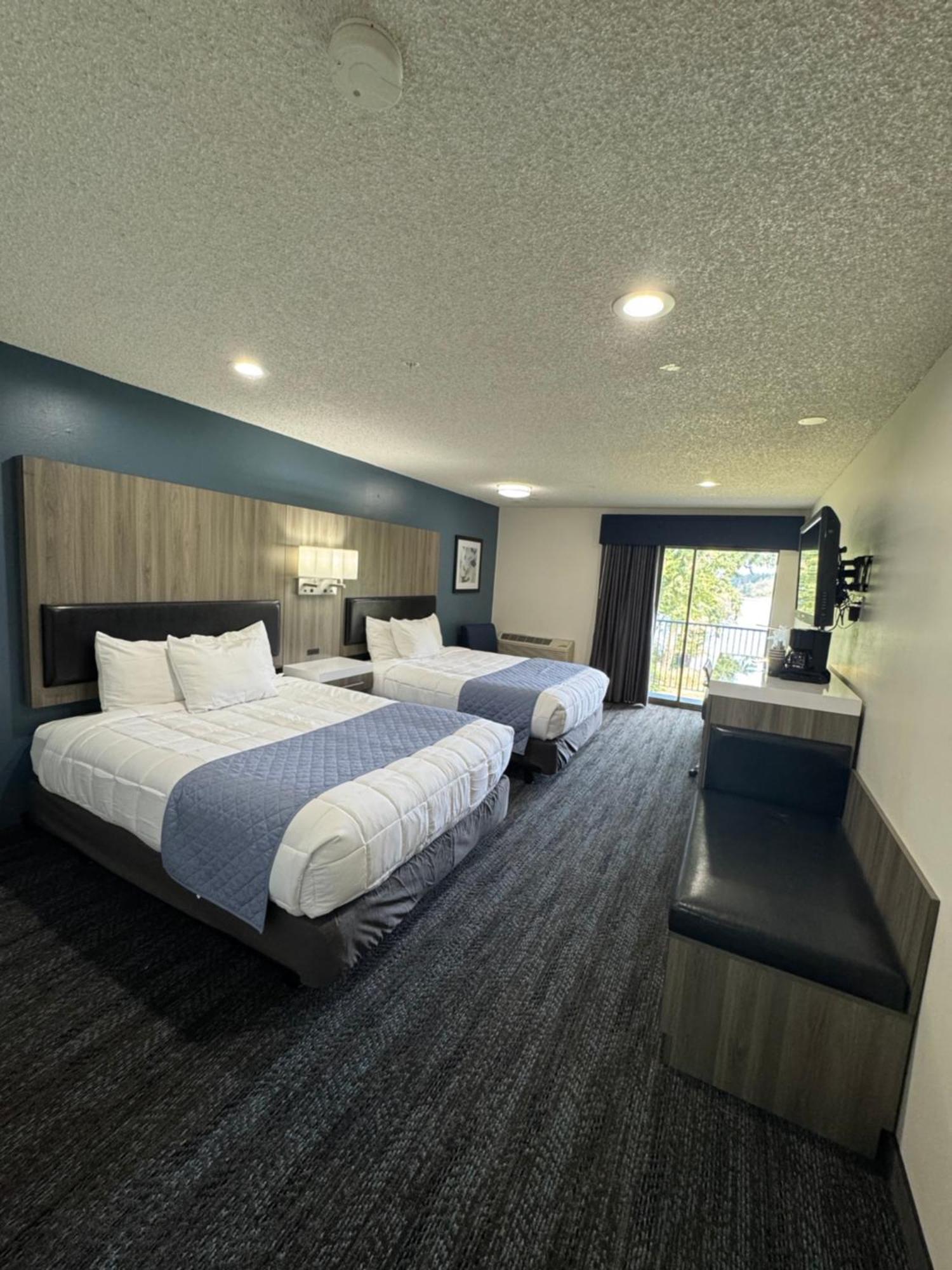 Oyster Bay Inn & Suites Bremerton Exterior foto
